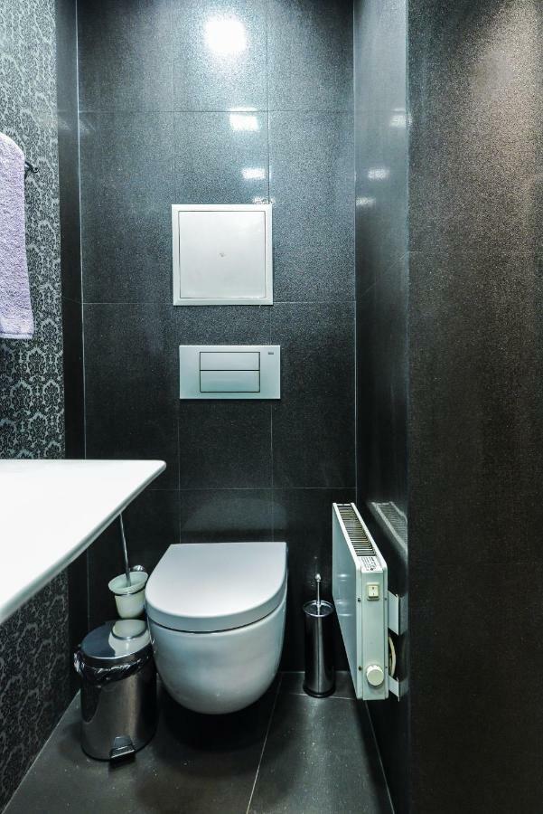 Champs-Elysees Sofia 2-Bdr, 2-Bthr Tsar Simeon Suite By Flat Mаnager Екстер'єр фото